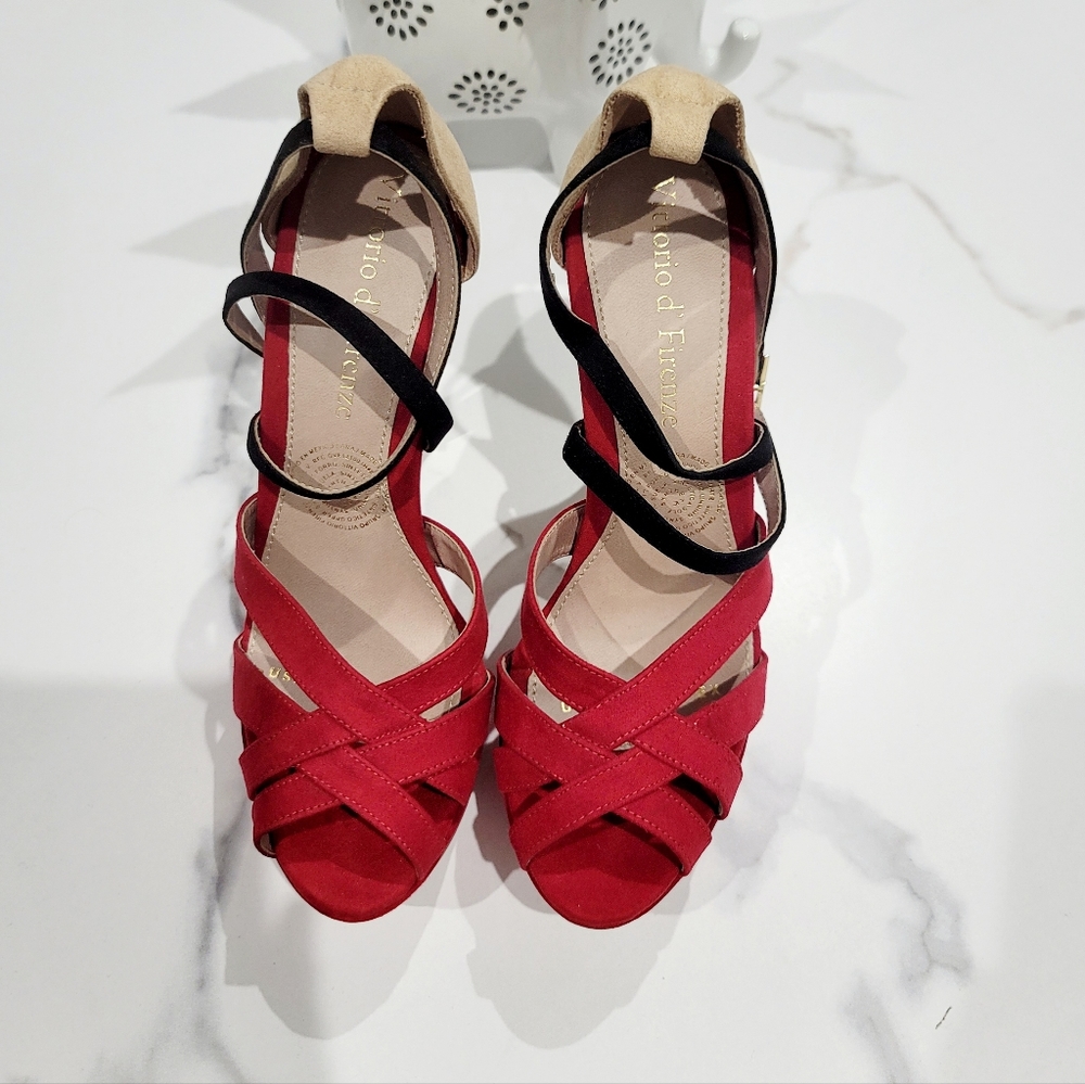 Vittoria D' Firenze Sandal